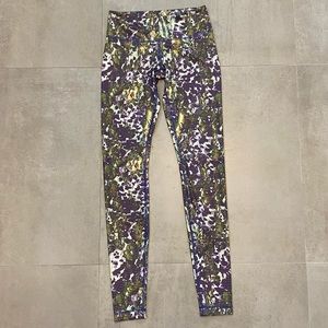 lululemon wunder under floral pant size 4 length 28”
